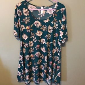 Women’s Lularoe perfect T